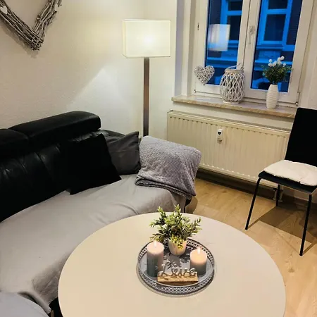 Moderne Am Stadtwald Von *